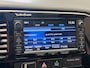 Mitsubishi Outlander 2.0 INSTYLE 4WD AUTOMAAT 7 PERSOONS NAVIGATIE LEDER CRUISE CONTROL CLIMATE CONTROL BLUETOOTH TELEFOON SCHUIF/KANTELDAK KEYLESS GO ACHTERUITRIJCAMRERA ZEER MOOI !!