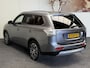 Mitsubishi Outlander 2.0 INSTYLE 4WD AUTOMAAT 7 PERSOONS NAVIGATIE LEDER CRUISE CONTROL CLIMATE CONTROL BLUETOOTH TELEFOON SCHUIF/KANTELDAK KEYLESS GO ACHTERUITRIJCAMRERA ZEER MOOI !!
