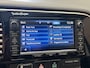 Mitsubishi Outlander 2.0 INSTYLE 4WD AUTOMAAT 7 PERSOONS NAVIGATIE LEDER CRUISE CONTROL CLIMATE CONTROL BLUETOOTH TELEFOON SCHUIF/KANTELDAK KEYLESS GO ACHTERUITRIJCAMRERA ZEER MOOI !!