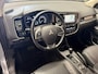 Mitsubishi Outlander 2.0 INSTYLE 4WD AUTOMAAT 7 PERSOONS NAVIGATIE LEDER CRUISE CONTROL CLIMATE CONTROL BLUETOOTH TELEFOON SCHUIF/KANTELDAK KEYLESS GO ACHTERUITRIJCAMRERA ZEER MOOI !!