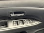 Mitsubishi Outlander 2.0 INSTYLE 4WD AUTOMAAT 7 PERSOONS NAVIGATIE LEDER CRUISE CONTROL CLIMATE CONTROL BLUETOOTH TELEFOON SCHUIF/KANTELDAK KEYLESS GO ACHTERUITRIJCAMRERA ZEER MOOI !!