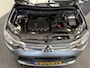 Mitsubishi Outlander 2.0 INSTYLE 4WD AUTOMAAT 7 PERSOONS NAVIGATIE LEDER CRUISE CONTROL CLIMATE CONTROL BLUETOOTH TELEFOON SCHUIF/KANTELDAK KEYLESS GO ACHTERUITRIJCAMRERA ZEER MOOI !!