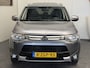 Mitsubishi Outlander 2.0 INSTYLE 4WD AUTOMAAT 7 PERSOONS NAVIGATIE LEDER CRUISE CONTROL CLIMATE CONTROL BLUETOOTH TELEFOON SCHUIF/KANTELDAK KEYLESS GO ACHTERUITRIJCAMRERA ZEER MOOI !!