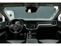 Volvo V60 2.0 T8 AWD Momentum Pro Pilot Assist | Panoramadak | Trekhaak | Leer | R-Design Velgen