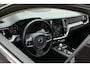 Volvo V60 2.0 T8 AWD Momentum Pro Pilot Assist | Panoramadak | Trekhaak | Leer | R-Design Velgen
