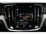 Volvo V60 2.0 T8 AWD Momentum Pro Pilot Assist | Panoramadak | Trekhaak | Leer | R-Design Velgen