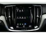 Volvo V60 2.0 T8 AWD Momentum Pro Pilot Assist | Panoramadak | Trekhaak | Leer | R-Design Velgen