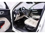 Volvo XC40 1.5 T4 Recharge Inscription | Adaptieve cruise control | Stoel/stuurverwarming | Parkeer sensoren voor en achter | Climate control | Parkeer camera |