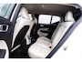 Volvo XC40 1.5 T4 Recharge Inscription | Adaptieve cruise control | Stoel/stuurverwarming | Parkeer sensoren voor en achter | Climate control | Parkeer camera |