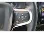 Volvo XC40 1.5 T4 Recharge Inscription | Panoramadak | Elek. bed. voorstoelen met geheugen | Semi elek. trekhaak | Verwarmbare voorstoelen | Verwarmbaar stuurwiel | 360 graden camera | Verwarmbare achterbank | Keyless entry | Premium audio by Harman Kardon | Adaptive cruise control | Blind spot | Elektrische achterklep | Apple carplay |