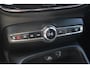 Volvo XC40 1.5 T4 Recharge Inscription | Panoramadak | Elek. bed. voorstoelen met geheugen | Semi elek. trekhaak | Verwarmbare voorstoelen | Verwarmbaar stuurwiel | 360 graden camera | Verwarmbare achterbank | Keyless entry | Premium audio by Harman Kardon | Adaptive cruise control | Blind spot | Elektrische achterklep | Apple carplay |
