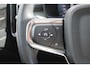 Volvo XC40 1.5 T4 Recharge Inscription | Panoramadak | Elek. bed. voorstoelen met geheugen | Semi elek. trekhaak | Verwarmbare voorstoelen | Verwarmbaar stuurwiel | 360 graden camera | Verwarmbare achterbank | Keyless entry | Premium audio by Harman Kardon | Adaptive cruise control | Blind spot | Elektrische achterklep | Apple carplay |