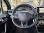 Peugeot 208 Benzine 82 Pk 5-Deurs * Navigatie * Cruise Control * Airco * Vingerhoets; Vierde Generatie Eersteklas Service. Al meer dan 100 jaar een begrip in de Brabantse Kempen