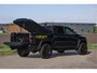 Dodge Ram TRX BLACK OPS HELLCAT | 6.2 V8 712PK SUPERCHARGER | FULLY LOADED | CARBON | BLACK ON BLACK | CREW CAB | DUBBELE CABINE | 5 PERSOONS | De specialist in Amerikaanse pick‑ups in Nederland en Europa.