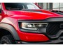 Dodge Ram TRX HELLCAT | 6.2 V8 702PK | FLAME RED | BOM VOL | CARBON | RAMBAR | HUD | LPG | BEAD-LOCK WHEELS | CREW CAB 5 PERSOONS | BEDRIJFS AUTO DUBBELE CABINE DC | De specialist in Amerikaanse pick‑ups in Nederland en Europa.