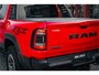 Dodge Ram TRX HELLCAT | 6.2 V8 702PK | FLAME RED | BOM VOL | CARBON | RAMBAR | HUD | LPG | BEAD-LOCK WHEELS | CREW CAB 5 PERSOONS | BEDRIJFS AUTO DUBBELE CABINE DC | De specialist in Amerikaanse pick‑ups in Nederland en Europa.