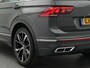Volkswagen Tiguan R-Line 1.5 TSI 150 PK DSG | LED | Navigatie | Trekhaak | Panoramadak | Stoel- & Stuurverwarming | DAB+ | Parkeersensoren V + A |