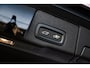 Volvo XC60 2.0 T6 Plug-in hybrid AWD Plus Dark | Adaptieve cruise control | 360° camera | Trekhaak | Stoel- en stuurverwarming | Dode hoek detectie BLIS | Panorama dak | All season banden | Google Auto |