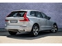 Volvo XC60 2.0 T6 Plug-in hybrid AWD Plus Dark | Adaptieve cruise control | 360° camera | Trekhaak | Stoel- en stuurverwarming | Dode hoek detectie BLIS | Panorama dak | All season banden | Google Auto |