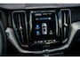 Volvo XC60 2.0 T6 Plug-in hybrid AWD Plus Dark | Adaptieve cruise control | 360° camera | Trekhaak | Stoel- en stuurverwarming | Dode hoek detectie BLIS | Panorama dak | All season banden | Google Auto |