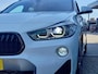 BMW X2 sDrive20i High Executive M-SPORT - PANO - HUD - TREKHAAK - LEER - CAMERA - PDC V/A - STOELVERW -