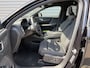 Volvo EC40 Twin Motor Ultra Black Edition 82 kWh / Treeplanken / Trekhaak / 360 Camera / Harman/Kardon / Panorama dak /