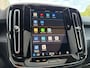 Volvo EC40 Twin Motor Ultra Black Edition 82 kWh / Treeplanken / Trekhaak / 360 Camera / Harman/Kardon / Panorama dak /