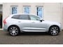 Volvo XC60 T5 Automaat MOMENTUM | Panoramadak | Dealer-onderhouden | Lederen bekleding | Keyless entry | Semi elek. trekhaak | Elek. bed. bestuurdersstoel met geheugen | Achteruitrij camera | Verwarmbare voorstoelen | Verwarmbaar stuurwiel | Cruise control | Elektrische achterklep | Navigatie | Apple carplay