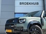 Land Rover Defender 110 P300e Trophy Edition Keswick Green | El. trekhaak | Koelbox | Koel/verwarmbare voorstoelen | Pano | Unieke Trophy Edition