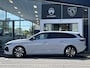 Peugeot 308 SW 1.2 Hybrid 145 e-DCS6 Allure | Adaptive Cruise Control | Keyless Entry/Start | Climate Control | Parkeercamera/-sensoren | Navigatie | Apple Carplay/Android Auto | Full LED | Draadloze telefoonlader |