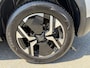 Peugeot 2008 145pk Hybrid GT (360gr Camera - Keyless Entry - LED - Parkeersensoren V+A - Adaptieve Cruise Controle - 17"incl 4S - Draadloos laden - Automatische Airco)