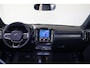 Volvo EX40 Performance Ultra Black Edition 82 kWh - Panorama/schuifdak - IntelliSafe Assist & Surround - 360º Camera - Harman/Kardon audio - Verwarmde voorstoelen, stuur & achterbank - Parkeersensoren voor & achter - Elektr. bedienb. voorstoelen met geheugen links - Warmtepomp - Extra getint glas - 20' LMV