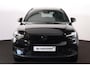Volvo EX40 Performance Ultra Black Edition 82 kWh - Panorama/schuifdak - IntelliSafe Assist & Surround - 360º Camera - Harman/Kardon audio - Verwarmde voorstoelen, stuur & achterbank - Parkeersensoren voor & achter - Elektr. bedienb. voorstoelen met geheugen links - Warmtepomp - Extra getint glas - 20' LMV