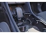 Volvo EX40 Performance Ultra Black Edition 82 kWh - Panorama/schuifdak - IntelliSafe Assist & Surround - 360º Camera - Harman/Kardon audio - Verwarmde voorstoelen, stuur & achterbank - Parkeersensoren voor & achter - Elektr. bedienb. voorstoelen met geheugen links - Warmtepomp - Extra getint glas - 20' LMV