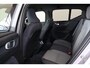 Volvo XC40 B4 Plus Dark - IntelliSafe Assist & Surround - 360º Camera - Harman/Kardon audio - Verwarmde voorstoelen & stuur - Parkeersensoren voor & achter - Elektr. bedienb. voorstoelen met geheugen links - Draadloze tel. lader - Standkachel - Extra getint glas - 18' LMV