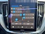 Volvo XC60 2.0 T8 Plug-in hybrid AWD Ultra Black Edition Exec | Trekhaak | 22'' Velgen | Extra getint glas | Stoel ventilatie | Audio high end |