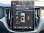 Volvo XC60 2.0 T8 Plug-in hybrid AWD Ultra Black Edition Exec | Trekhaak | 22'' Velgen | Extra getint glas | Stoel ventilatie | Audio high end |