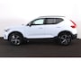 Volvo XC40 B3 Plus Dark - IntelliSafe Assist & Surround - 360º Camera - Harman/Kardon audio - Verwarmde voorstoelen & stuur - Parkeersensoren voor & achter - Elektr. bedienb. voorstoelen met geheugen links - Draadloze tel. lader - Standkachel - Extra getint glas - 18' LMV
