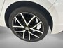 Volkswagen Golf 1.0 eTSI 110pk DSG Life Business · Camera · Stoelverwarming · Apple/Android Car Play · Dodehoeksensor · Trekhaak afneembaar · 18'' velgen · Elektrische stoelverstelling