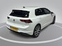 Volkswagen Golf 1.0 eTSI 110pk DSG Life Business · Camera · Stoelverwarming · Apple/Android Car Play · Dodehoeksensor · Trekhaak afneembaar · 18'' velgen · Elektrische stoelverstelling