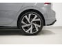 Volkswagen Golf 1.5 eTSI R-Line Panoramadak | CarPlay | Stoelverwarming