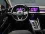 Volkswagen Golf 1.5 eTSI R-Line [SCHUIFKANTELDAK, APPLE CARPLAY, ANDROID, TREKHAAK, MEMORY SEATS, STOEL-/STUURVERWARMING, ADAPTIVE CRUISE, PDC V+A, DIGITAL DASH, SFEERVERLICHTING, NAVIGATIE]