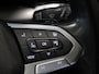 Volkswagen Golf 1.5 eTSI R-Line [SCHUIFKANTELDAK, APPLE CARPLAY, ANDROID, TREKHAAK, MEMORY SEATS, STOEL-/STUURVERWARMING, ADAPTIVE CRUISE, PDC V+A, DIGITAL DASH, SFEERVERLICHTING, NAVIGATIE]