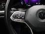 Volkswagen Golf 1.5 eTSI R-Line [SCHUIFKANTELDAK, APPLE CARPLAY, ANDROID, TREKHAAK, MEMORY SEATS, STOEL-/STUURVERWARMING, ADAPTIVE CRUISE, PDC V+A, DIGITAL DASH, SFEERVERLICHTING, NAVIGATIE]