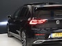 Volkswagen Golf 1.5 eTSI R-Line [SCHUIFKANTELDAK, APPLE CARPLAY, ANDROID, TREKHAAK, MEMORY SEATS, STOEL-/STUURVERWARMING, ADAPTIVE CRUISE, PDC V+A, DIGITAL DASH, SFEERVERLICHTING, NAVIGATIE]