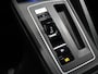 Volkswagen Golf 1.5 eTSI R-Line [SCHUIFKANTELDAK, APPLE CARPLAY, ANDROID, TREKHAAK, MEMORY SEATS, STOEL-/STUURVERWARMING, ADAPTIVE CRUISE, PDC V+A, DIGITAL DASH, SFEERVERLICHTING, NAVIGATIE]