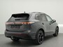 Volkswagen Tiguan R-Line 1.5 eHybrid 272 PK | LED Matrix IQ | Panoramadak | 360 Camera | Trekhaak | Side Assist | Akoestisch Glas | Stoelverwarming voor + achter | Harman/Kardon |
