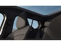 Volvo EX30 Cross Country P5 Long Range Ultra Europa 69 kWh | Adaptieve Cruise Control met Pilot Assist | Sfeerverlichting interieur | Premium audio by Harman Kardon | Verwarmbare voorstoelen + stuurwiel | 360°-camera met Park Pilot Assist | Panoramadak | Blind Spot Information System | 19" lichtmetalen wielen | Extra getint glas achter