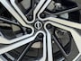 Nissan Qashqai 1.3 MHEV Xtronic Tekna Plus / Fabrieksgarantie tot 10-2028 / Panorama dak / HUD / BOSE audio / Leder / Stuur- en stoelverwarming / 1.800 kg trekgewicht / Navigatie / Apple Carplay Android / 20" LM wielen & All Season banden /