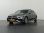 Mercedes-Benz A-klasse 250e Business Solution AMG | Panoramaschuifdak | Premium Plus | Head-up display | Dodehoekassistent |